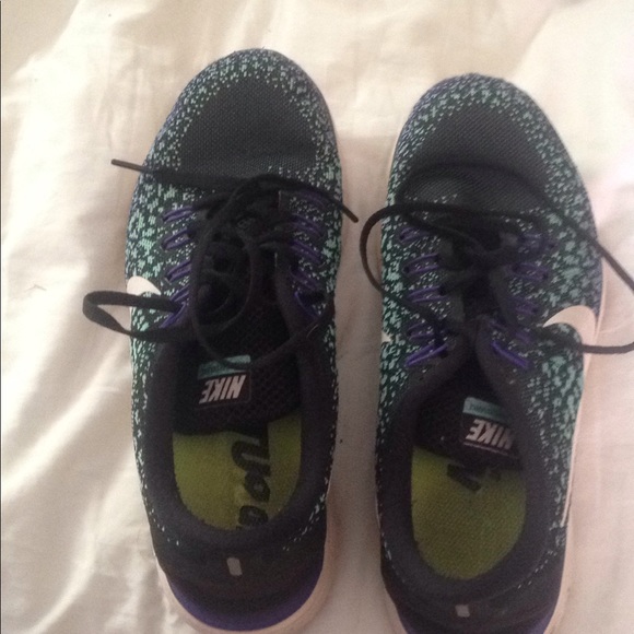 Nike Shoes - ONE HOUR PRICE Nike Free Run Distance